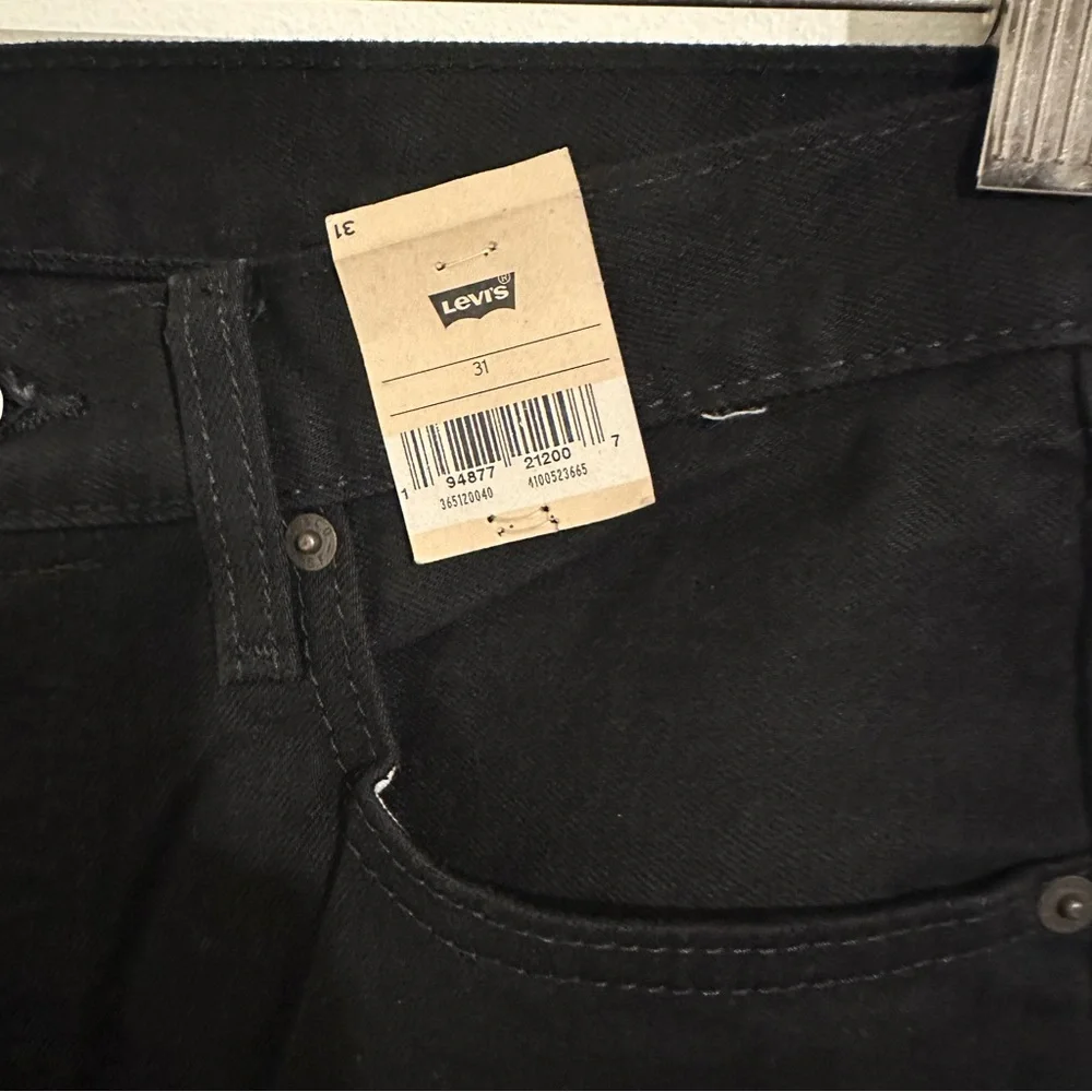 Levi’s Men’s Black Denim Shorts new with tags size 31
